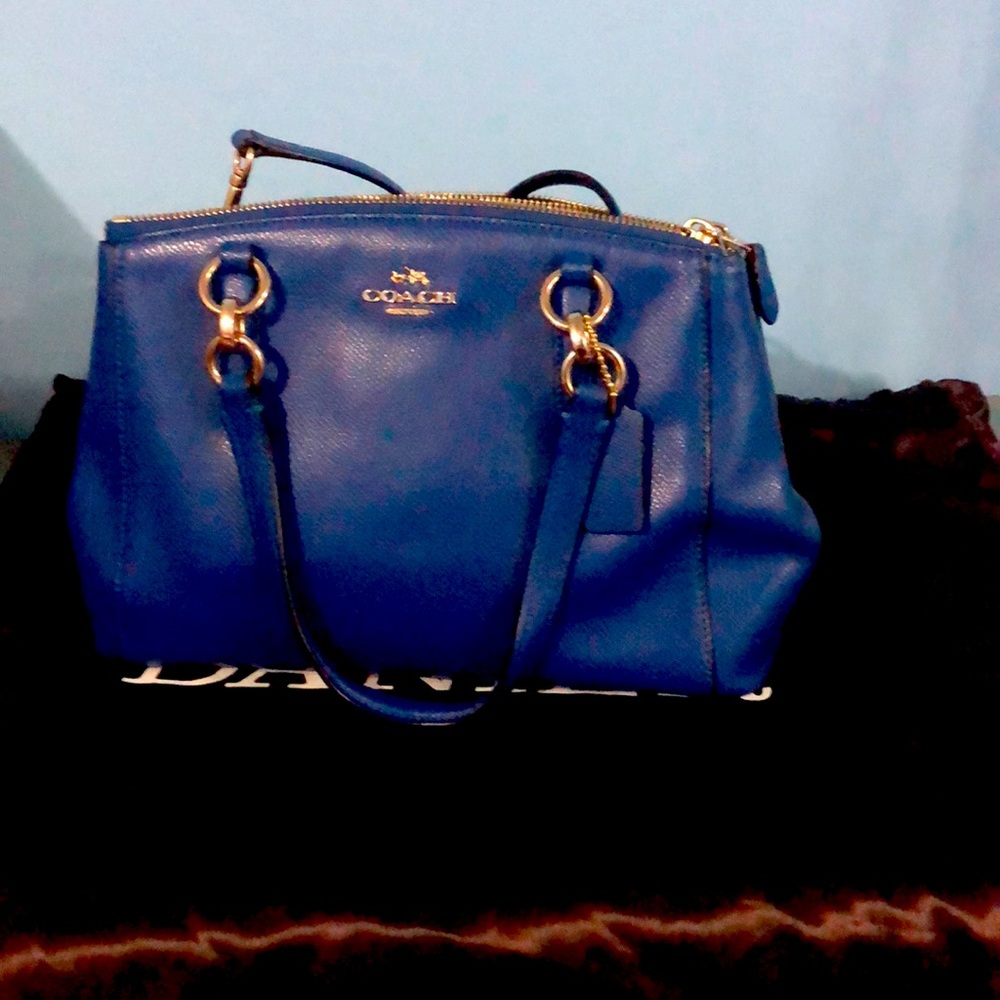 Coach hand bag hardly used cheap!!!